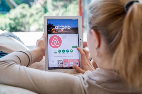 Mỹ: “Đế chế” Airbnb sẽ bị xóa khỏi bản đồ ở thành phố New York - Ảnh 1. Hàng nghìn địa chỉ cho thuê nhà trên nền tảng Airbnb sẽ bị xóa khỏi bản đồ ở New York. Ảnh minh họa. Nguồn: nypost.com