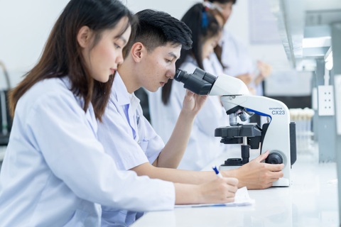 Ngành y các trường đại học có học phí chênh nhau chục lần - Ảnh 1. Ngành y khoa Trường đại học Quốc tế Hồng Bàng có học phí cao nhất trong các trường đào tạo y khoa - Ảnh: HIU