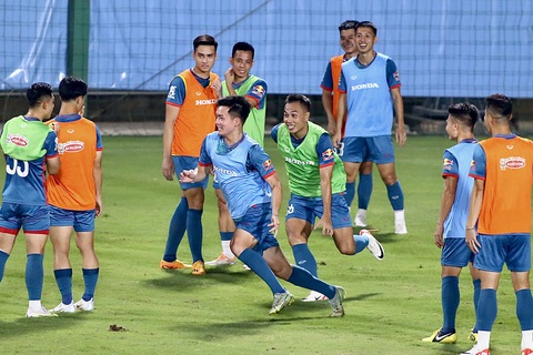 Văn Toàn: 'Lên tuyển Việt Nam có động lực thi đấu hơn' - Ảnh 4. Chiều 8-9, tuyển Việt Nam rút gọn danh sách và giữ lại nhiều gương mặt mới như tiền đạo Vũ Quang Nam - Ảnh: HOÀNG TÙNG