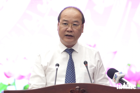Bí thư Nguyễn Văn Nên: Sắp xếp khu phố ấp, với tinh thần tốt hơn chứ không rối hơn - Ảnh 2. Bí thư Huyện ủy Củ Chi Nguyễn Quyết Thắng phát biểu tại hội nghị - Ảnh: HỮU HẠNH