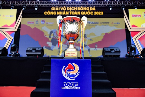 Chính thức khai mạc Giải Vô địch bóng đá công nhân toàn quốc 2023 - Ảnh 10. Chiếc cúp vô địch của Giải vô địch bóng đá công nhân toàn quốc 2023