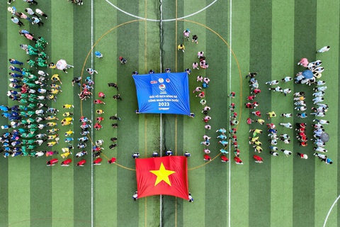 Chính thức khai mạc Giải Vô địch bóng đá công nhân toàn quốc 2023 - Ảnh 1. Hình ảnh lễ khai mạc Giải vô địch bóng đá công nhân toàn quốc 2023 nhìn từ trên cao