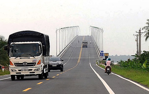 Cầu Cổ Chiên đã thay cho những chuyến phà qua sông Cổ Chiên đoạn Bến Tre - Trà Vinh - Ảnh: T.T.D. Cầu Cổ Chiên đã thay cho những chuyến phà qua sông Cổ Chiên đoạn Bến Tre - Trà Vinh - Ảnh: T.T.D.
