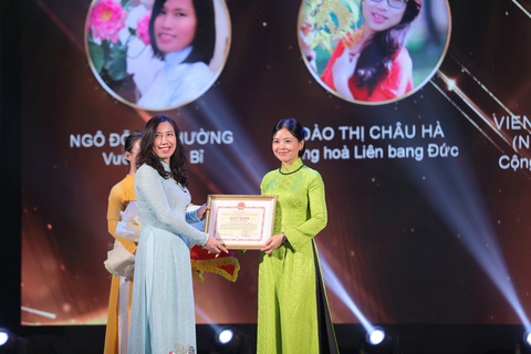 Lần đầu tiên tôn vinh Sứ giả tiếng Việt ở nước ngoài - Ảnh 3. Sứ giả tiếng Việt tại Malaysia là chị Nguyễn Thị Liên - Ảnh: LINH ĐỨC