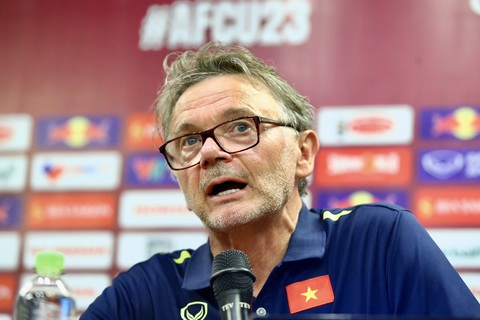 HLV Philippe Troussier hài lòng với màn trình diễn của U23 Việt Nam - Ảnh: HOÀNG TÙNG HLV Philippe Troussier hài lòng với màn trình diễn của U23 Việt Nam - Ảnh: HOÀNG TÙNG