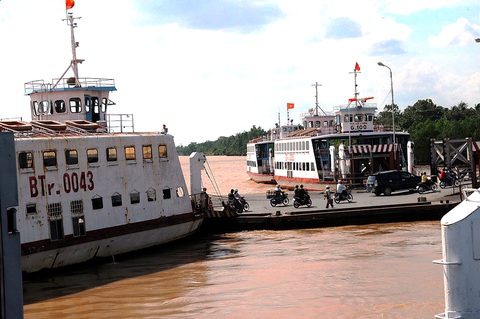 Bến phà Cổ Chiên vào ngày chuẩn bị thông cầu Ảnh: N.C.T. Bến phà Cổ Chiên vào ngày chuẩn bị thông cầu - Ảnh: N.C.T.
