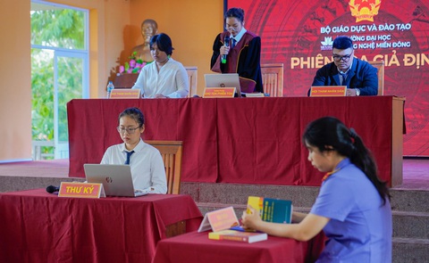 Trang bị ‘kỹ năng mềm’ cho sinh viên - Ảnh 2. Sinh viên ngành Luật kinh tế của MIT Uni. tổ chức và tham gia thực hiện Phiên tòa giả định