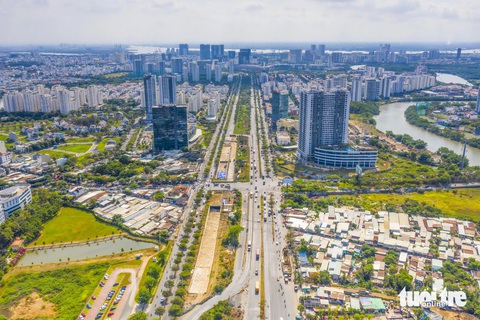 Hầm chui Nguyễn Văn Linh, quận 7, TP.HCM - Ảnh: QUANG ĐỊNH Hầm chui Nguyễn Văn Linh, quận 7, TP.HCM - Ảnh: QUANG ĐỊNH