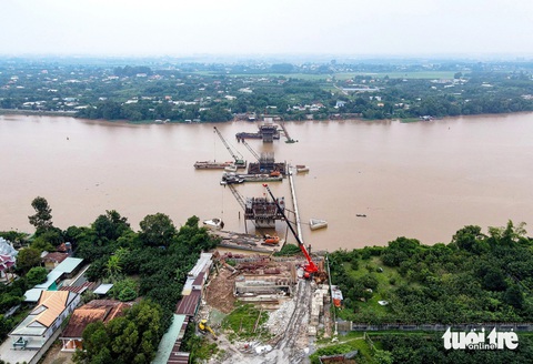 Cầu Bạch Đằng 2 nối huyện Vĩnh Cửu (tỉnh Đồng Nai) và TP Tân Uyên (tỉnh Bình Dương) đang được thi công, dự kiến hoàn thành trong năm 2024 - Ảnh: CHÂU TUẤN Cầu Bạch Đằng 2 nối huyện Vĩnh Cửu (tỉnh Đồng Nai) và TP Tân Uyên (tỉnh Bình Dương) đang thi công, dự kiến hoàn thành trong năm 2024 - Ảnh: CHÂU TUẤN