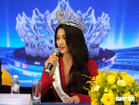 Hoa hậu Bùi Thị Xuân Hạnh cho vượt lên khó khăn của hoàn cảnh, để tham gia cuộc thi và giành vương miện - Ảnh: MAI VINH Hoa hậu Bùi Thị Xuân Hạnh cho biết mình vượt lên khó khăn của hoàn cảnh, tham gia cuộc thi và giành vương miện - Ảnh: MAI VINH