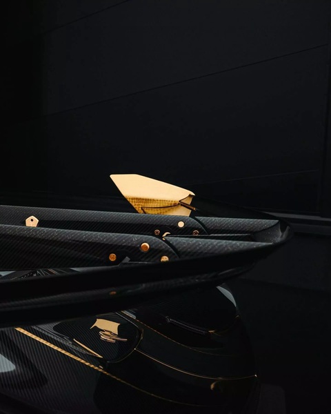 Koenigsegg Jesko độc nhất vô nhị với thân carbon, vàng 24K trang trí của trùm bất động sản- Ảnh 9. Giá một chiếc Koenigsegg Jesko không dưới 3 triệu USD nhưng riêng độc bản này có thể có giá gấp đôi (6 triệu USD - 145,6 tỉ đồng) - Ảnh: Koenigsegg