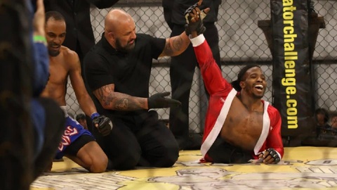 Zion Clark: Võ sĩ không chân đầu tiên đấu MMA- Ảnh 3. Chiến thắng khó tin của Clark ở Gladiator Challenge - Ảnh: GC