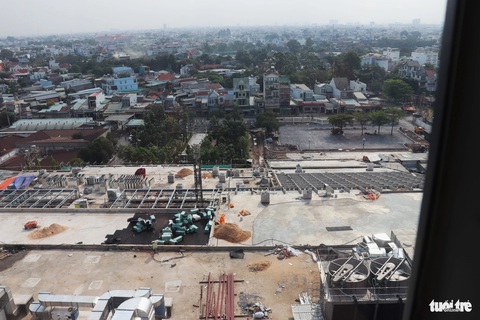 Ngắm nhìn sự chuyển mình của bệnh viện từng bị ngập khi mưa, bác sĩ đeo ủng cứu người- Ảnh 9. Góc nhìn từ tầng 10 của tòa nhà mới Bệnh viện Đa khoa khu vực Hóc Môn (TP.HCM) - Ảnh: XUÂN MAI