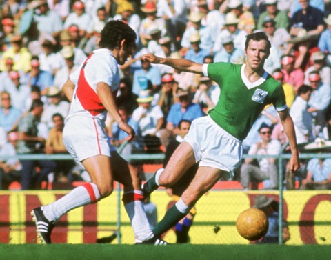 Beckenbauer - kẻ mạnh của làng bóng đá- Ảnh 2. Hình ảnh đáng nhớ của Beckenbauer - Ảnh: Reuters