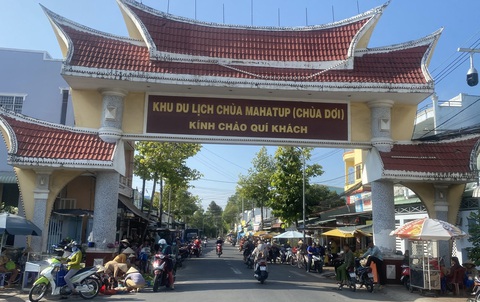 Chùa Dơi Sóc Trăng hiện có còn dơi?- Ảnh 1. Đường vào Khu du lịch Chùa Dơi - Sóc Trăng - Ảnh: KHẮC TÂM