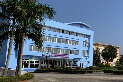 Tỉnh ủy Quảng Bình: Hỗ trợ giải quyết khó khăn cho Đại học Quảng Bình trong vụ nợ lương 8 tháng- Ảnh 1. Trường đại học Quảng Bình có cơ sở vật chất khang trang, đội ngũ giảng viên chất lượng nhưng không tuyển được sinh viên nên nợ lương giảng viên - Ảnh: QUỐC NAM
