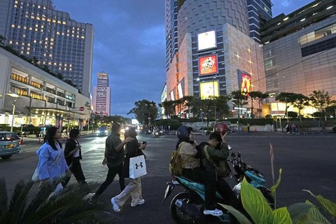 Ước tính tới 2050 thủ đô Jakarta của Indonesia sẽ chìm 1/3 - Ảnh: BLOOMBERG Ước tính tới 2050, thủ đô Jakarta của Indonesia sẽ chìm 1/3 - Ảnh: BLOOMBERG
