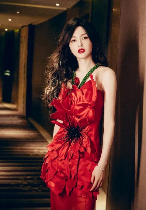 Hồ Ca nói không ai muốn lỡ cơ hội vào phim Vương Gia Vệ, Đường Yên quay một cảnh 86 lần- Ảnh 2. Đường Yên đã trở lại màn ảnh nhỏ - Nguồn ảnh: Baidu