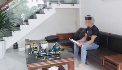 Ăn thịt tái, rau sống... người đàn ông bị ấu trùng sán dây chó tạo u nang - Ảnh 1. Người đàn ông bị nhiễm ấu trùng sán dây chó - Ảnh: BVCC