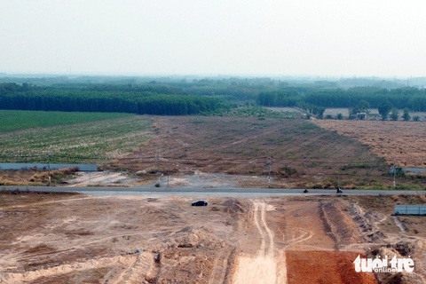 Dân ở dự án vành đai 3 TP.HCM muốn nhận sớm tiền bồi thường, huyện chi ngay gần 57 tỉ đồng- Ảnh 1. Khu vực dự kiến làm đường vành đai 3 TP.HCM, đoạn giao với tỉnh lộ 25B (huyện Nhơn Trạch, Đồng Nai) - Ảnh: A LỘC