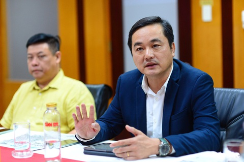 Bài dự thi ‘Thương hiệu tôi yêu’ nhiều kỷ lục, ban tổ chức quyết định tăng số giải thưởng- Ảnh 2. Ông Bùi Tá Hoàng Vũ - giám đốc Sở Công Thương TP.HCM - cho rằng cuộc thi đã nhận được sự hưởng ứng của đông đảo bạn đọc trên mọi miền đất nước khi kể lại những xúc cảm của người tiêu dùng với những thương hiệu Việt - Ảnh: QUANG ĐỊNH