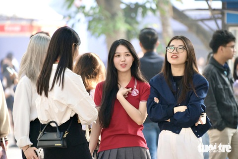 Trường đại học Ngoại thương công bố phương thức xét tuyển năm 2024- Ảnh 1. Sinh viên Trường đại học Ngoại thương tham gia ngày hội việc làm