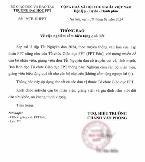 Trường đại học cấm tặng quà Tết cấp trên, không cấm tặng ngược lại, sinh viên vui nhộn- Ảnh 2. Thông báo về việc nghiêm cấm biếu tặng quà Tết
