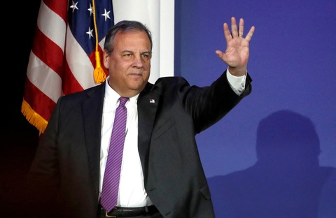 Chris Christie, người chỉ trích ông Trump, bỏ cuộc đua vào Nhà Trắng- Ảnh 1. Ứng viên tranh cử Đảng Cộng hòa Chris Christie - Ảnh: REUTERS