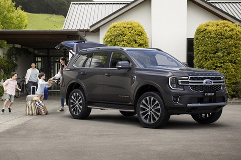V6 Platinum: Bản đắt nhất mới của Ford Everest, thêm nhiều option xịn- Ảnh 1. Ford Everest V6 Platinum sẽ là phiên bản cao cấp nhất của dàn đội hình Everest thường, thế chỗ bản Platinum+ dùng động cơ 2.0L tăng áp kép cũ - Ảnh: Ford