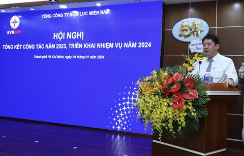 EVNSPC đảm bảo cung cấp điện cho 21 tỉnh thành phía Nam- Ảnh 4. Tổng giám đốc EVN Nguyễn Anh Tuấn đánh giá cao nỗ lực và thành quả đạt được của EVNSPC trong năm 2023 - Ảnh: Công ty