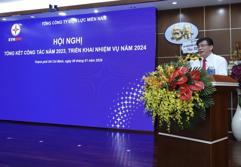 EVNSPC đảm bảo cung cấp điện cho 21 tỉnh thành phía Nam- Ảnh 5. Chủ tịch hội đồng thành viên EVNSPC Lê Văn Trang phát biểu tại hội nghị - Ảnh: Công ty