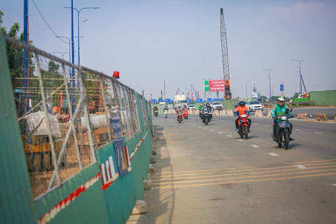TP.HCM cấm đào đường, không để thêm ‘lô cốt’ dịp Tết- Ảnh 1. Sở Giao thông vận tải TP.HCM cấm thi công đào đường vào dịp Tết - Ảnh: LÊ PHAN