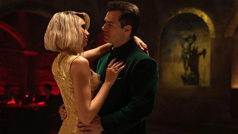 Bom tấn Hollywood nào sẽ công phá phòng vé rạp Việt đầu năm?- Ảnh 2. Nam tài tử Superman - Henry Cavill sẽ xuất hiện trong phim với vai diễn chàng điệp viên phong trần lịch lãm - Ảnh: Universal