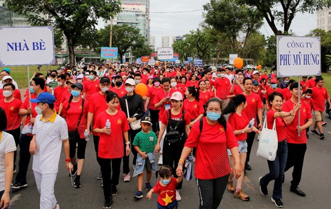San sẻ những mùa xuân- Ảnh 1. San sẻ những mùa xuân- Ảnh 1.