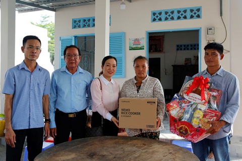 San sẻ những mùa xuân- Ảnh 2. San sẻ những mùa xuân- Ảnh 2.
