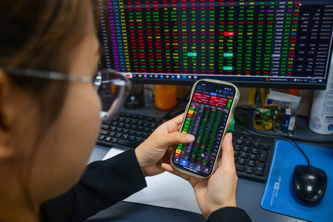 Công ty chứng khoán đầu tiên công bố kết quả quý 4: Lãi tăng gấp mấy lần- Ảnh 1. Mùa báo cáo tài chính quý 4-2023 được kỳ vọng lạc quan hơn - Ảnh: QUANG ĐỊNH