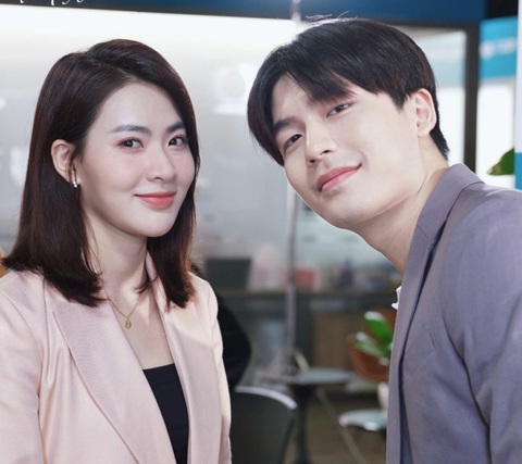 Quốc Anh nói gì sau màn 'thả tim' bài chê phim Yêu trước ngày cưới?- Ảnh 2. Quốc Anh và Minh Trang có quan hệ yêu đương khác thường trong phim Yêu trước ngày cưới