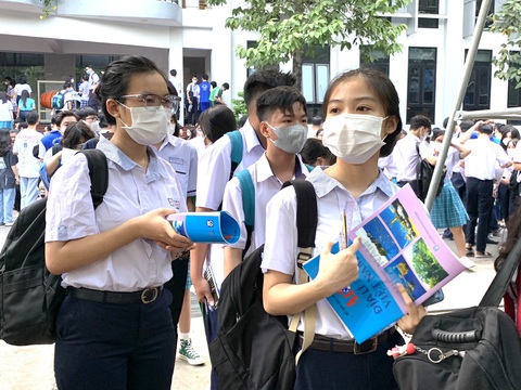 Thí sinh tham dự kỳ thi đánh giá năng lực do Đại học Quốc gia TP.HCM tổ chức năm 2023 - Ảnh: TRẦN HUỲNH
