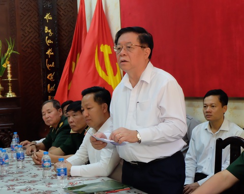 Trưởng Ban Tuyên giáo Trung ương thăm Hội Hỗ trợ gia đình liệt sĩ TP.HCM- Ảnh 1. Ông Nguyễn Trọng Nghĩa thông tin về các chủ trương, chính sách chăm lo người có công - Ảnh: CTV