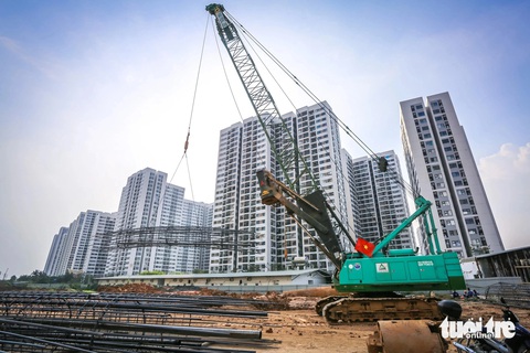 Đại công trường vành đai 3 qua Thủ Đức vẫn nhộn nhịp dù Tết đến gần- Ảnh 6. Hiện các đơn vị đang hoàn tất các thủ tục liên quan để 10 gói thầu được triển khai cùng lúc ở TP.HCM, đảm bảo tiến độ năm 2024 và năm 2025 - Ảnh: LÊ PHAN