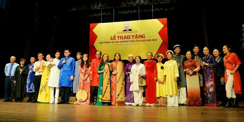 Lễ trao học bổng và giải thưởng Trần Văn Khê lần 1 năm 2023 - Ảnh: NGUYỄN Á Lễ trao học bổng và giải thưởng Trần Văn Khê lần 1 năm 2023 - Ảnh: NGUYỄN Á