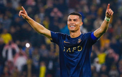Saudi Arabia đãi ngộ 'trên trời' hút cầu thủ bán chuyên- Ảnh 1. Sau những ngôi sao đình đám như Ronaldo, bóng đá Saudi Arabia tiếp tục chi mạnh để thuê cầu thủ nghiệp dư và bán chuyên khắp thế giới - Ảnh: AL NASSR