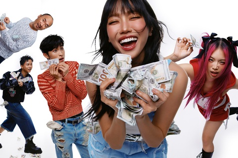 Diệu Nhi yêu tiền Diệu Nhi yêu tiền
