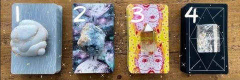Tarot: Bạn đối diện với thế giới bên ngoài bằng gương mặt gì?- Ảnh 1. Tarot: Bạn đối diện với thế giới bên ngoài bằng gương mặt gì?- Ảnh 1.