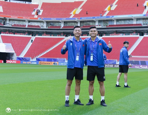 Phạm Tuấn Hải bị đau gối, có thể lỡ trận Nhật Bản - Việt Nam- Ảnh 5. Các cầu thủ đều thể hiện tinh thần thoải mái - Ảnh: VFF
