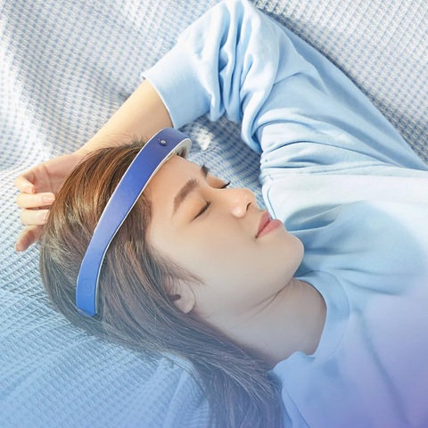 AI 'ru' người khó ngủ- Ảnh 1. Chiếc vòng giúp ngủ ngon Brainband