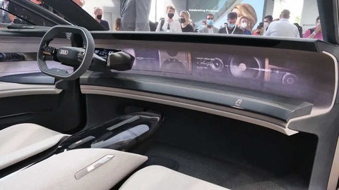 Mercedes-Benz muốn thêm màn hình lên táp lô, kín từ trái qua phải- Ảnh 3. Audi có ý tưởng khá giống Mercedes-Benz, thể hiện qua các concept gần đây của hãng - Ảnh: Motor1
