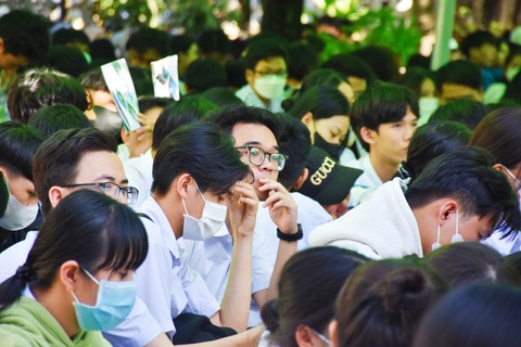 Có nên chọn ngành tâm lý, du lịch trong bối cảnh hiện nay?- Ảnh 4. Học sinh tham dự chương trình chiều 13-1 - Ảnh: TRẦN HOÀI BÃO
