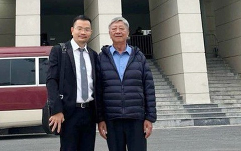 Ông Nguyễn Thành Danh (phải) và luật sư Nguyễn Thành Công (Đoàn luật sư TP.HCM) - Ảnh luật sư cung cấp Ông Nguyễn Thành Danh (phải) và luật sư Nguyễn Thành Công (Đoàn luật sư TP.HCM) - Ảnh luật sư cung cấp