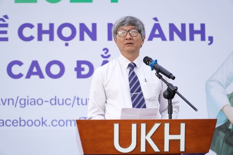 Ông Lê Đình Thuần - phó giám đốc Sở Giáo dục và Đào tạo Khánh Hòa - Ảnh: TRẦN HƯỚNG Ông Lê Đình Thuần - phó giám đốc Sở Giáo dục và Đào tạo Khánh Hòa - Ảnh: TRẦN HƯỚNG